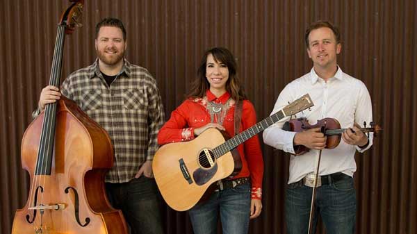 Lonesome Folk Trio: Bluegrass Music and Folk Tunes